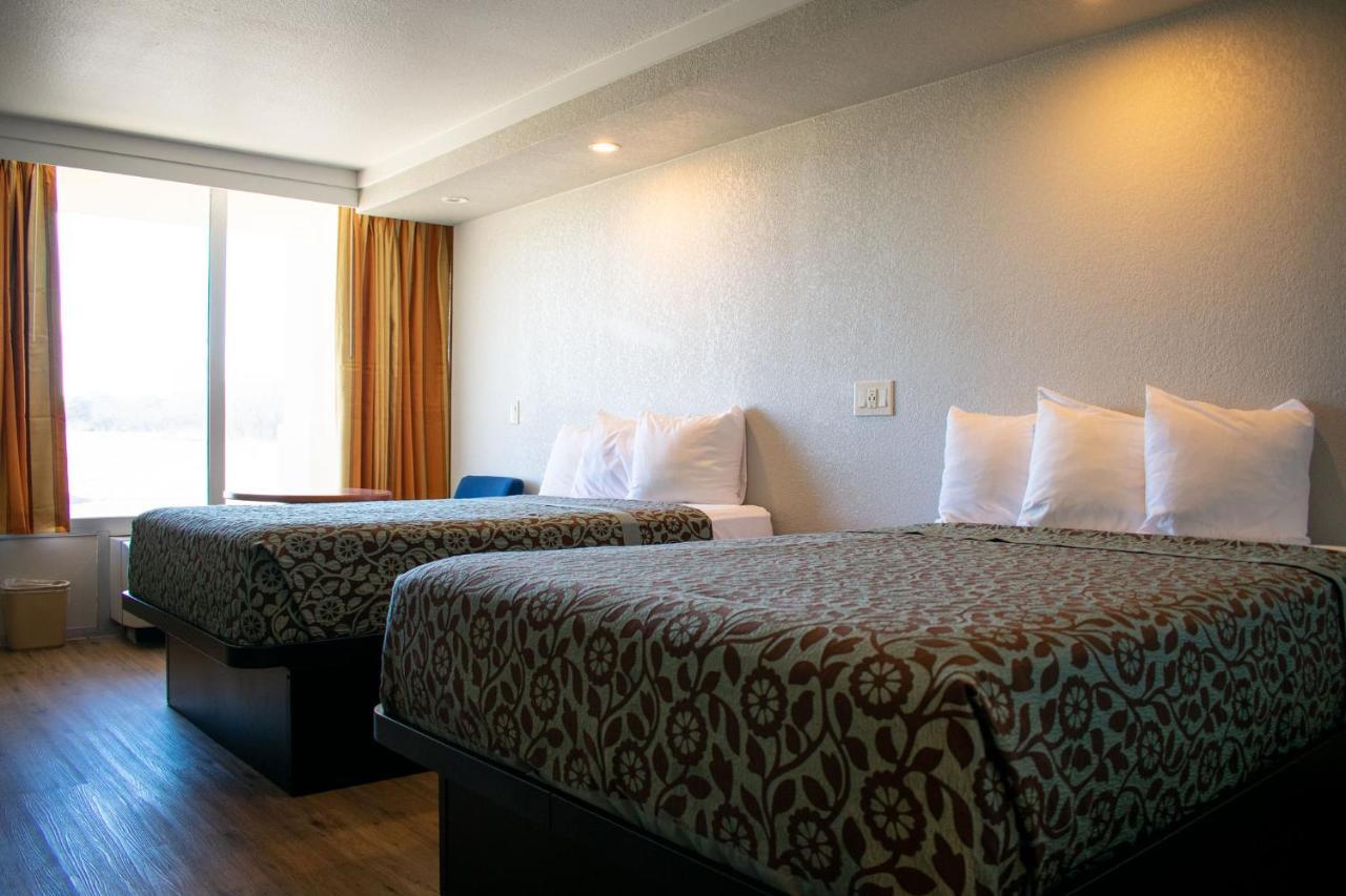 Days Inn By Wyndham Hillsboro Tx Esterno foto