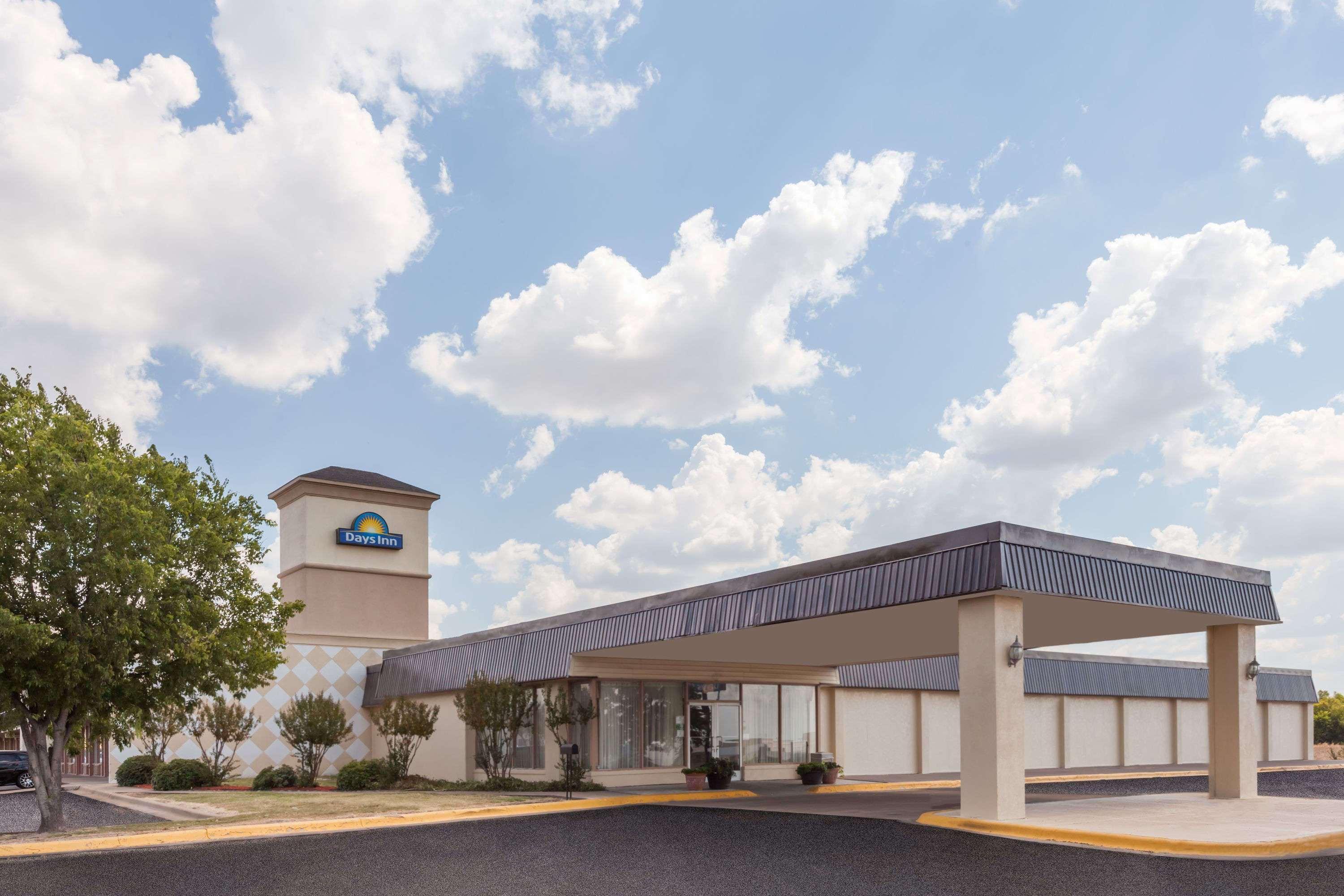 Days Inn By Wyndham Hillsboro Tx Esterno foto