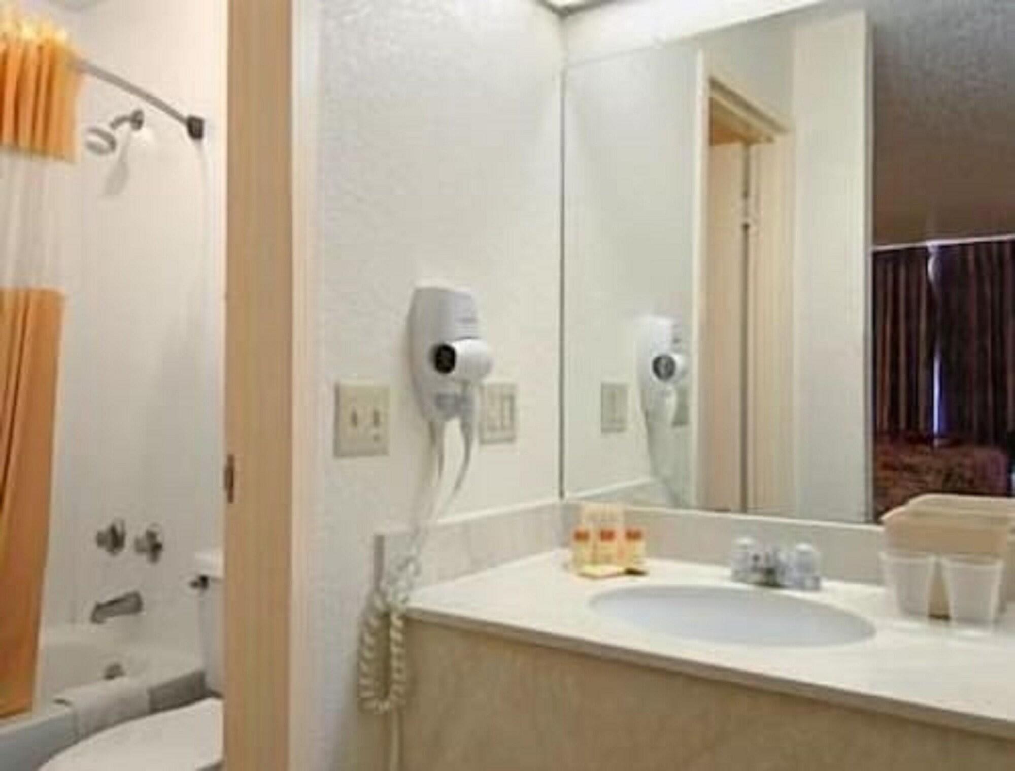 Days Inn By Wyndham Hillsboro Tx Esterno foto