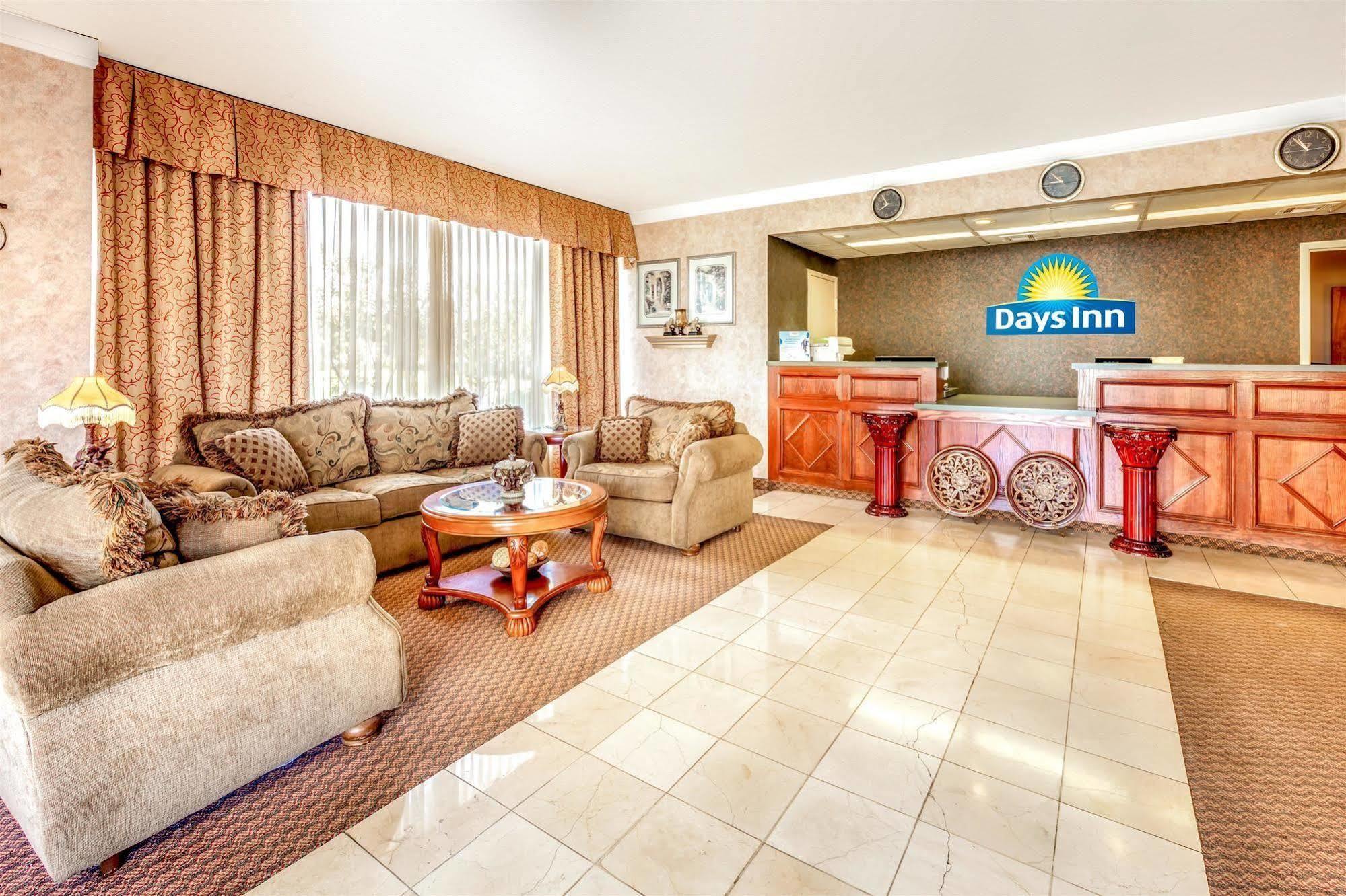Days Inn By Wyndham Hillsboro Tx Esterno foto