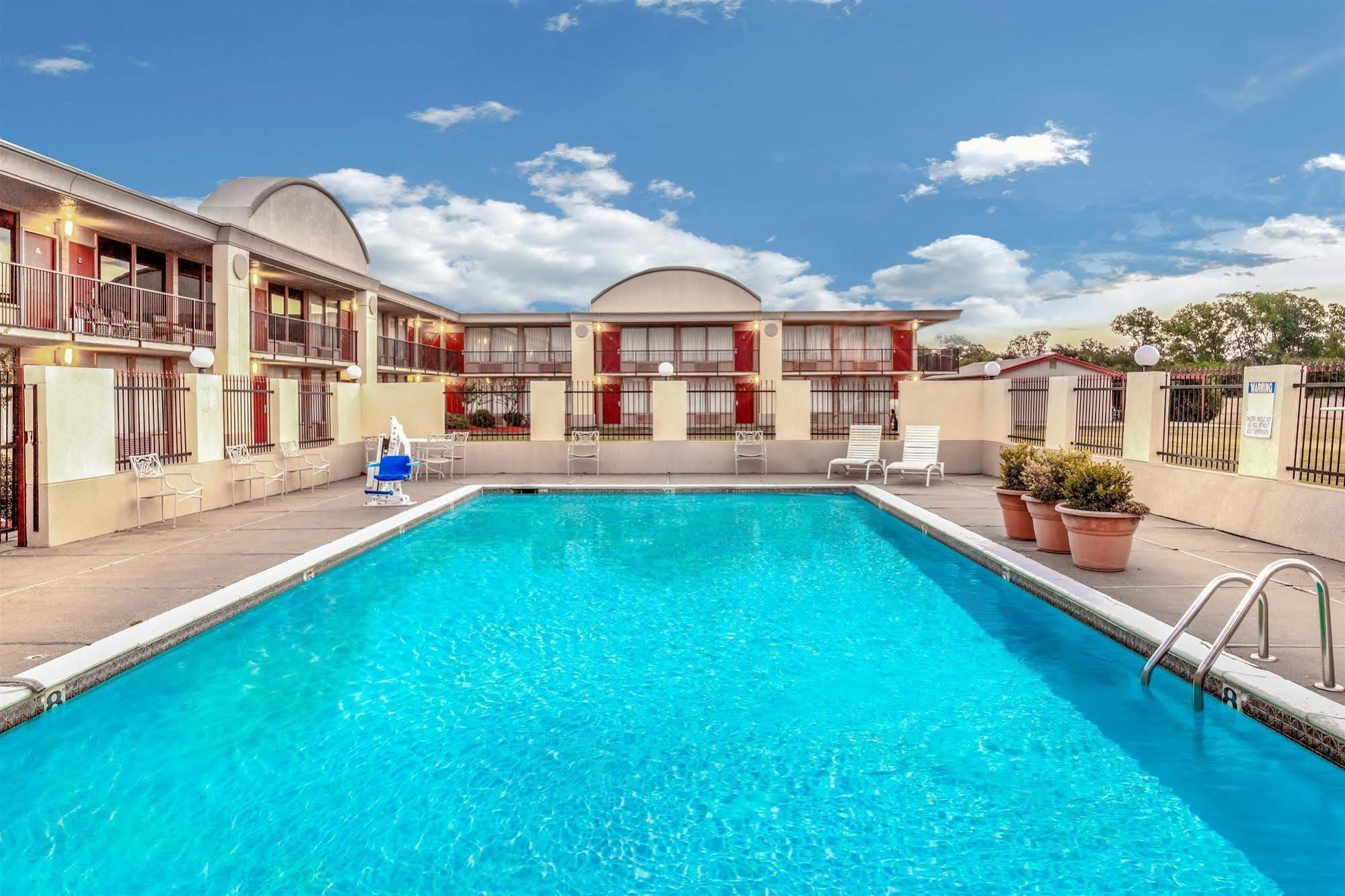 Days Inn By Wyndham Hillsboro Tx Esterno foto